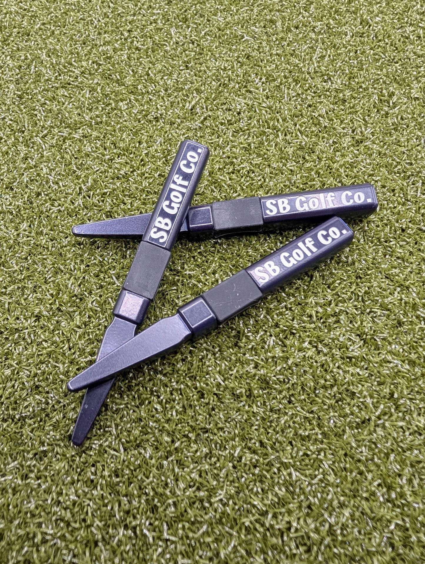 Single Prong Divot Tool