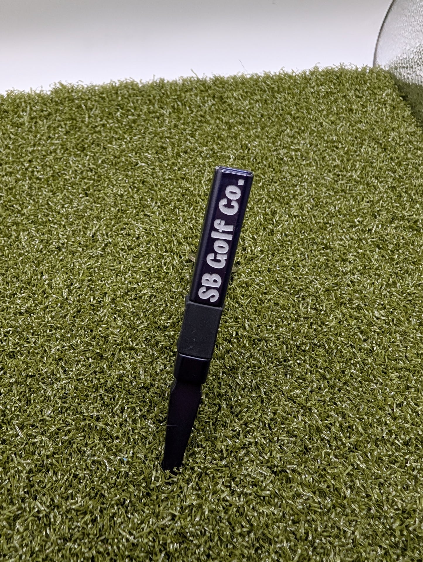 Single Prong Divot Tool