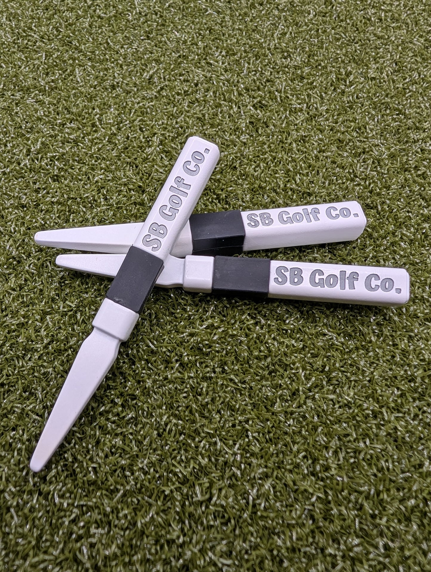 Single Prong Divot Tool