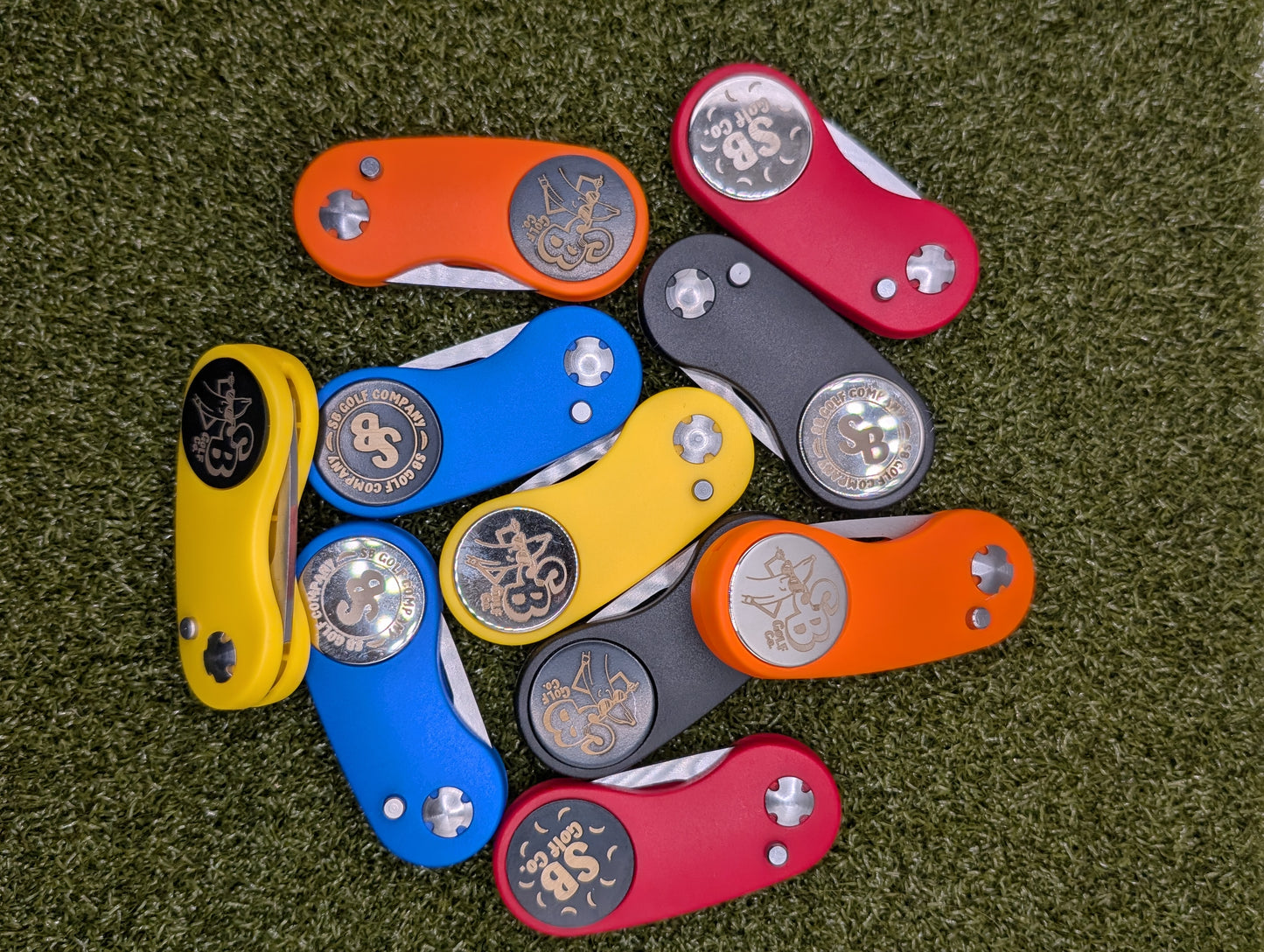 Lightweight Folding Divot Tool