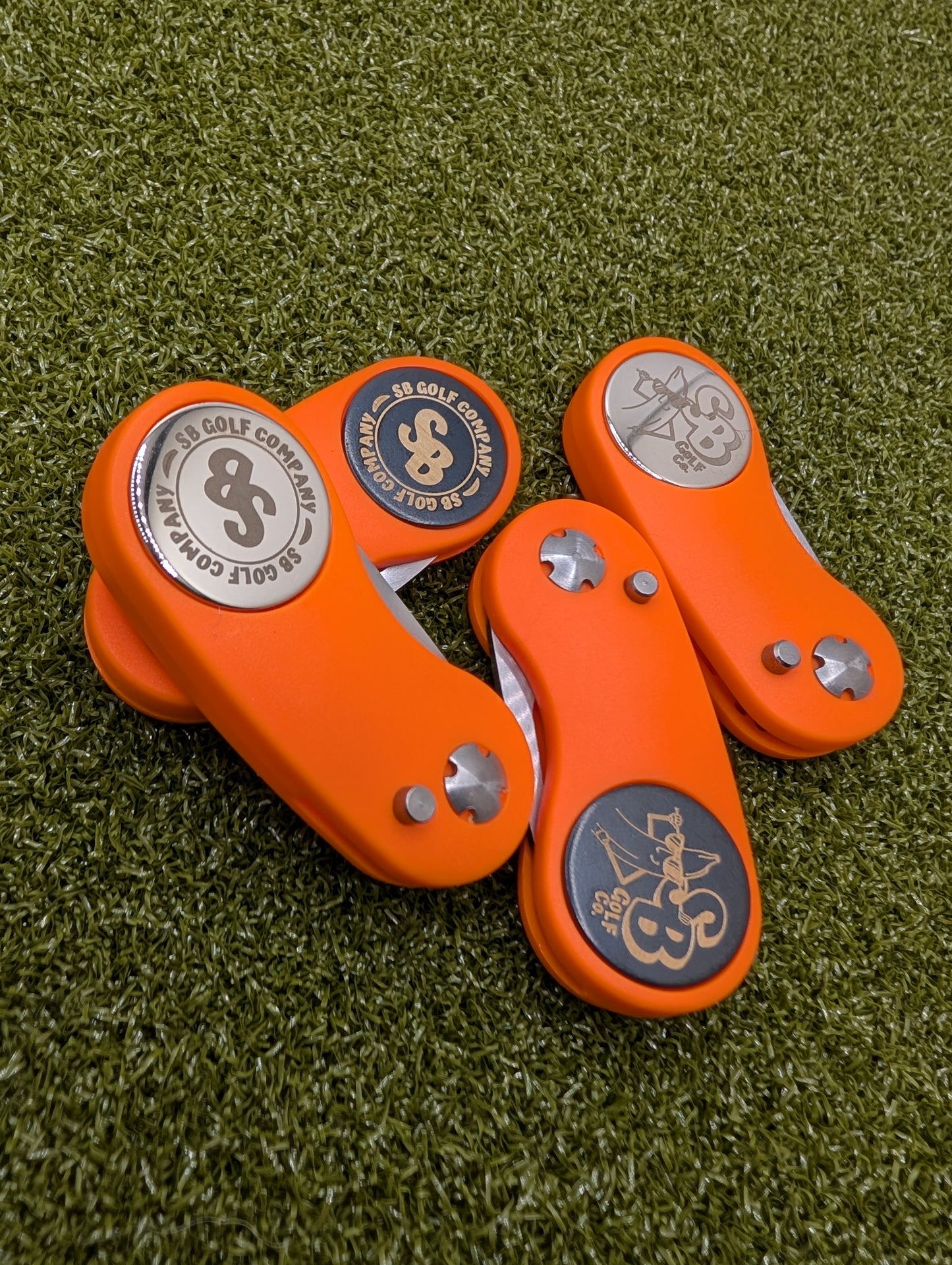 Lightweight Folding Divot Tool