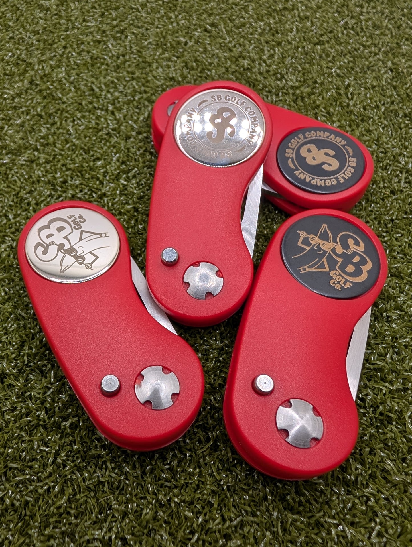 Lightweight Folding Divot Tool