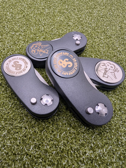 Lightweight Folding Divot Tool